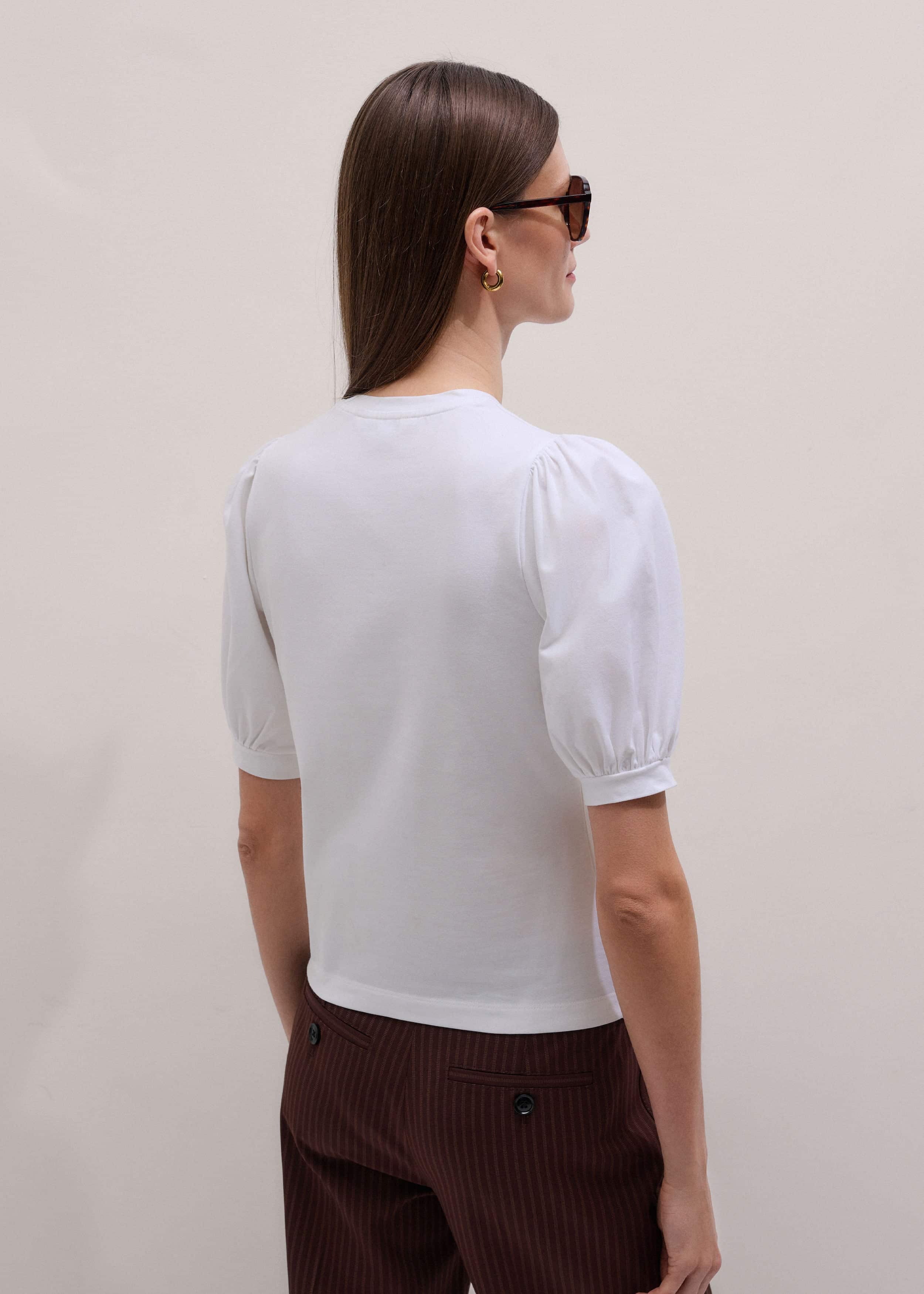 White Feminine Sleeve Tee meandem