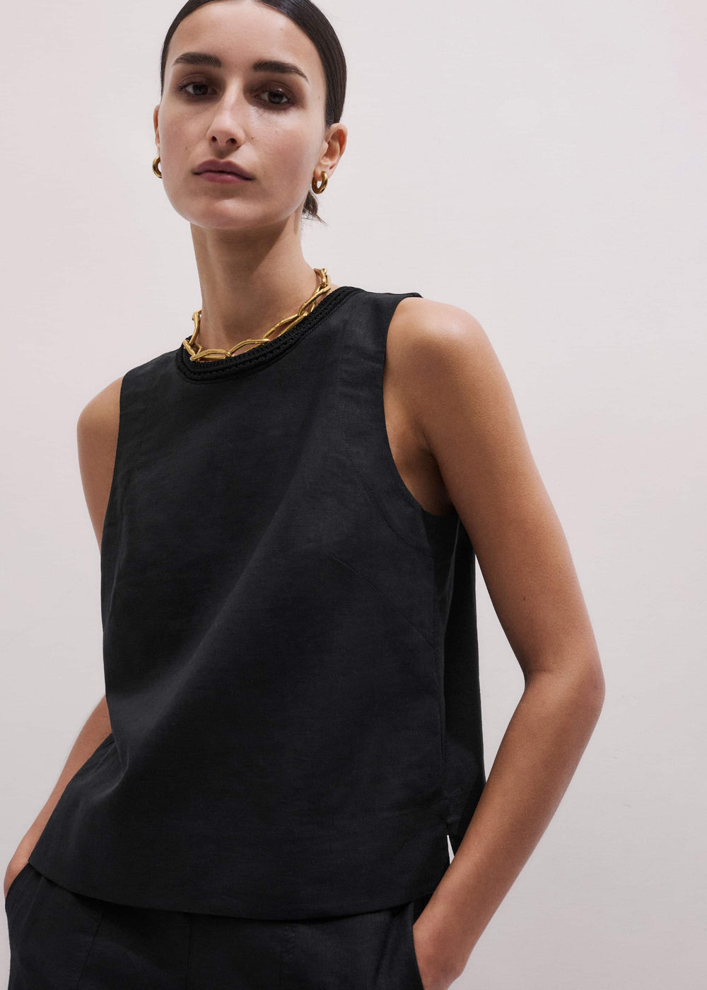 Black Crochet Trim Crop Top meandem