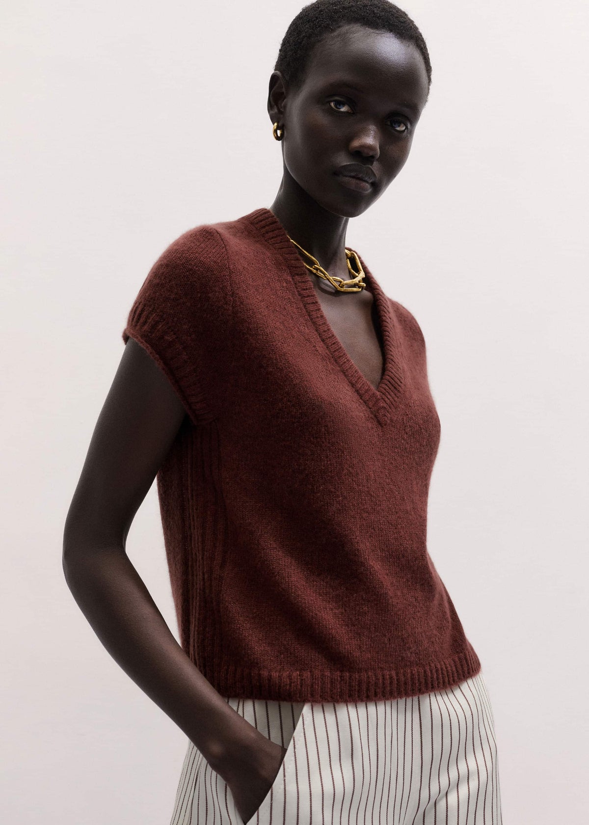 Cinnamon Brown V-Neck Baby Tee meandem