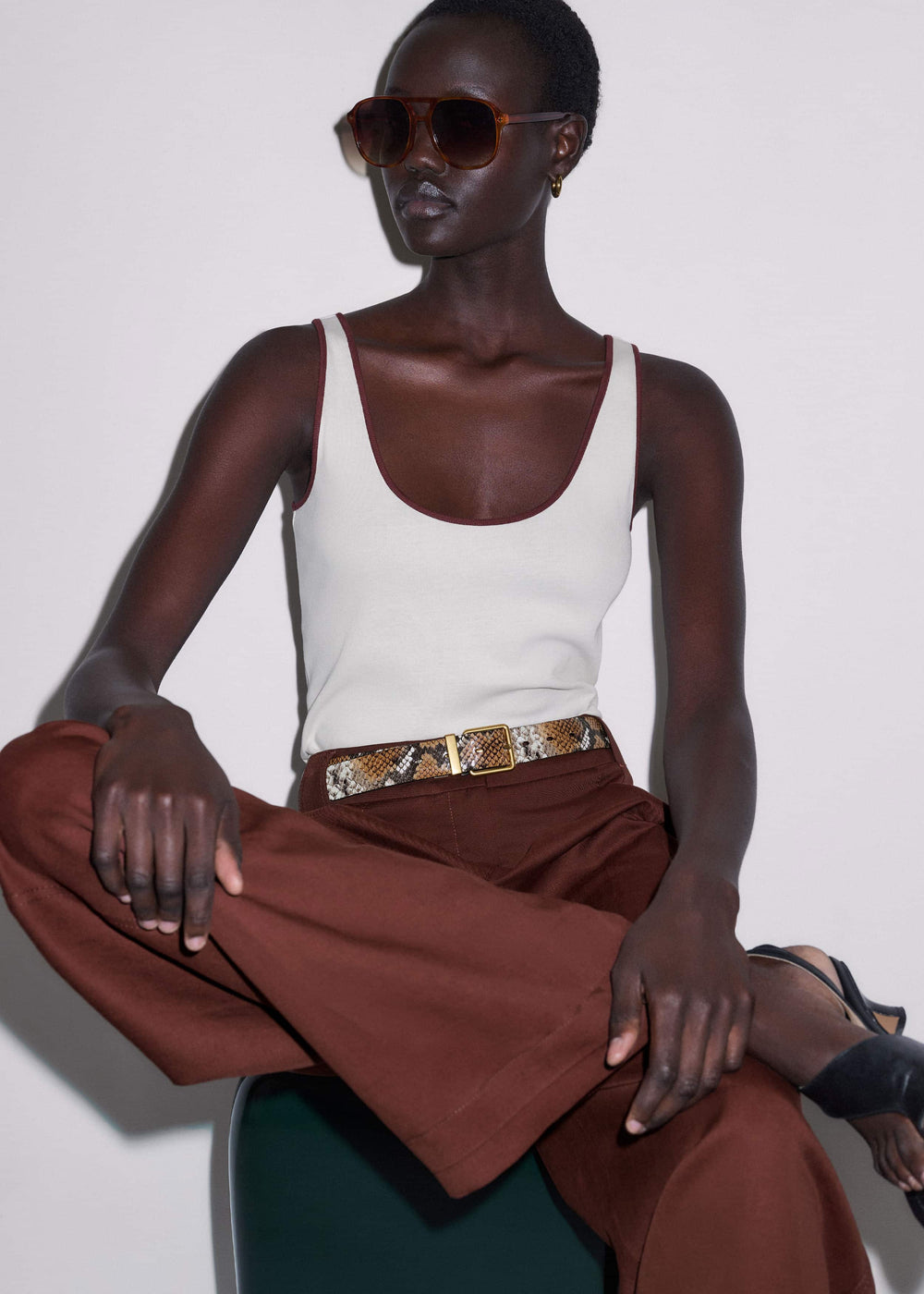 Cream Contrast Trim Slim Vest meandem