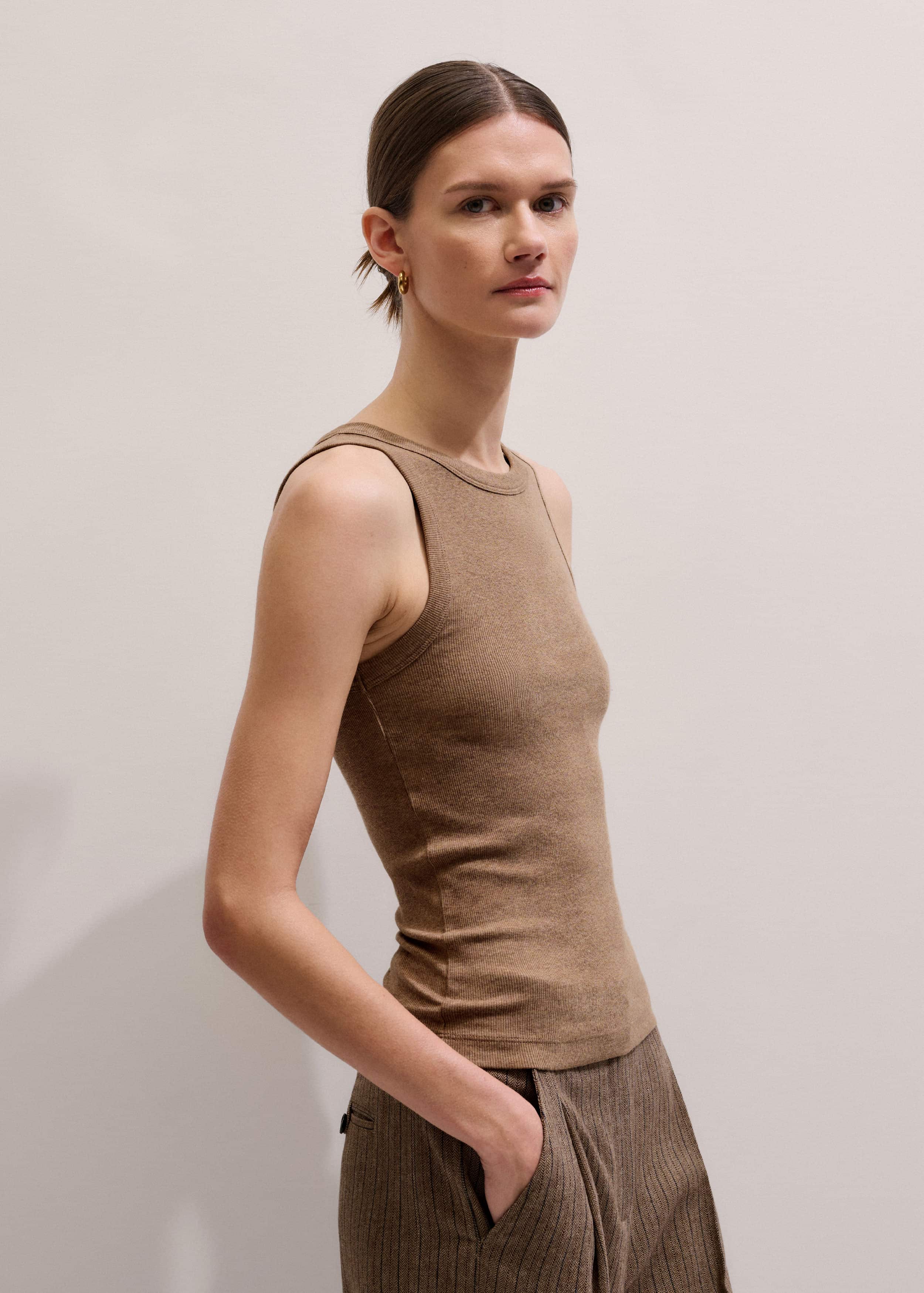 Camel Brown Ultimate Crew Neck Tank meandem