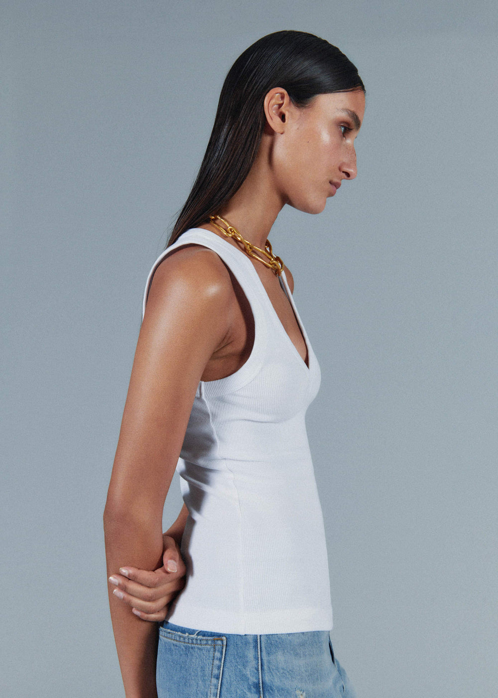 White Ultimate V-Neck Vest meandem