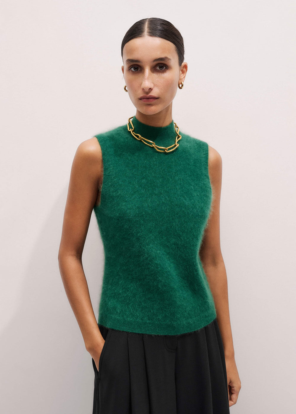 Green Brushed Cashmere High Neck Slim Sweater Vest meandem