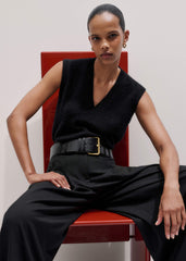 Black V-Neck Straight Knit Vest meandem