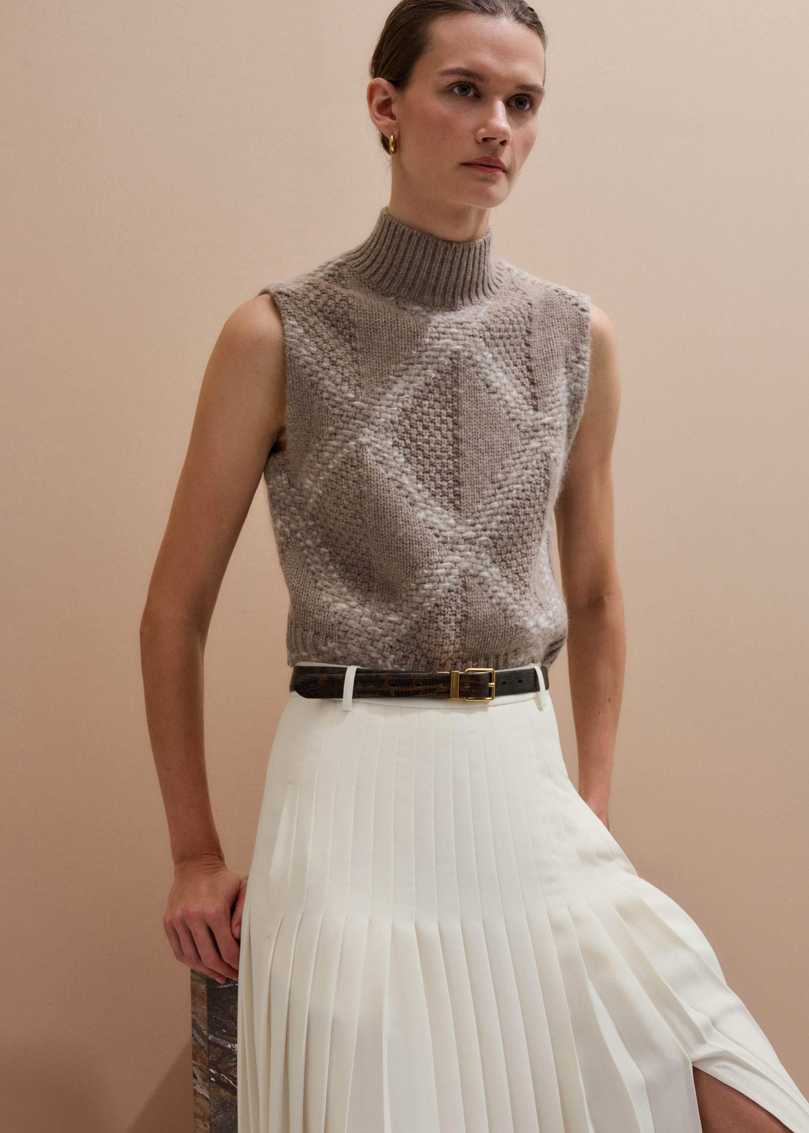 Brown Merino Statement Textured Argyle Sweater Vest meandem