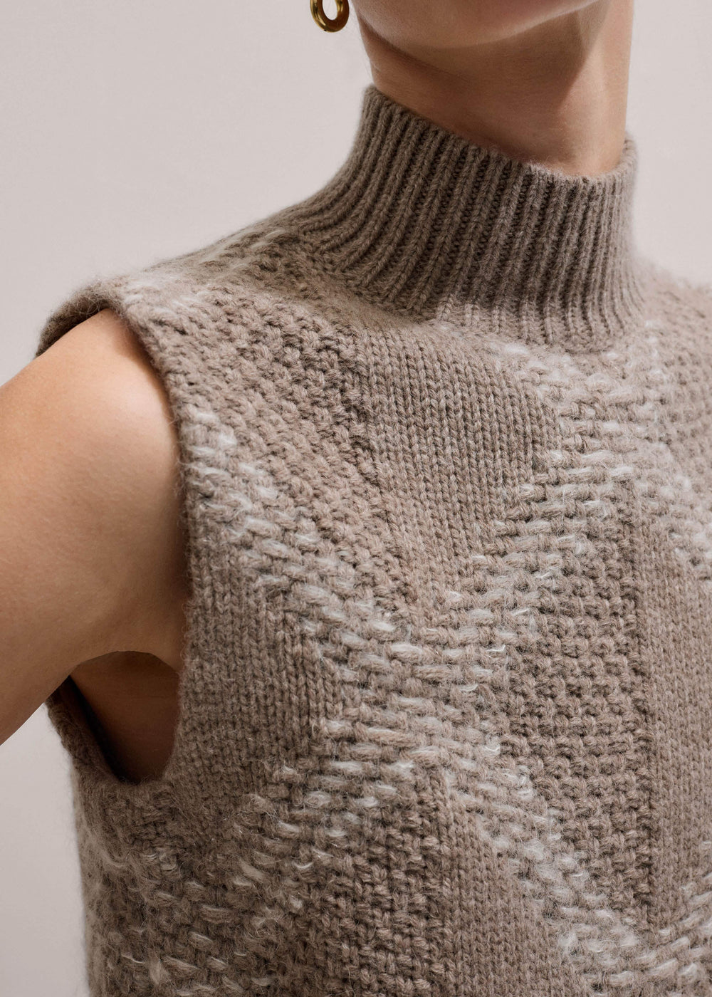 Brown Merino Statement Textured Argyle Sweater Vest meandem