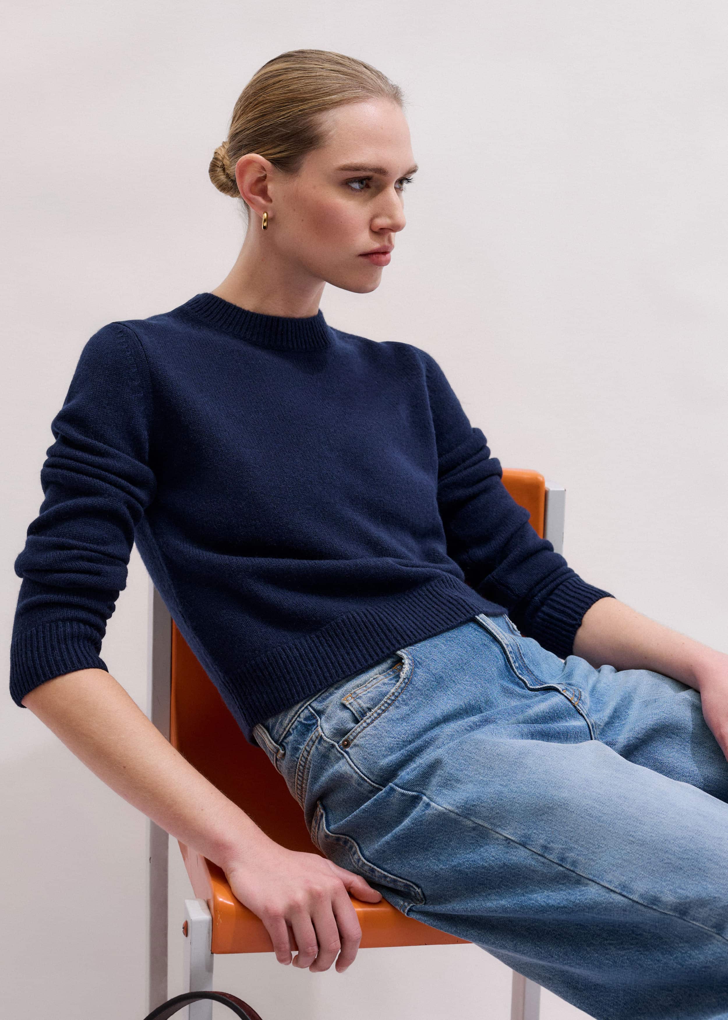 Navy Cashmere Crew Neck Crop Sweater meandem