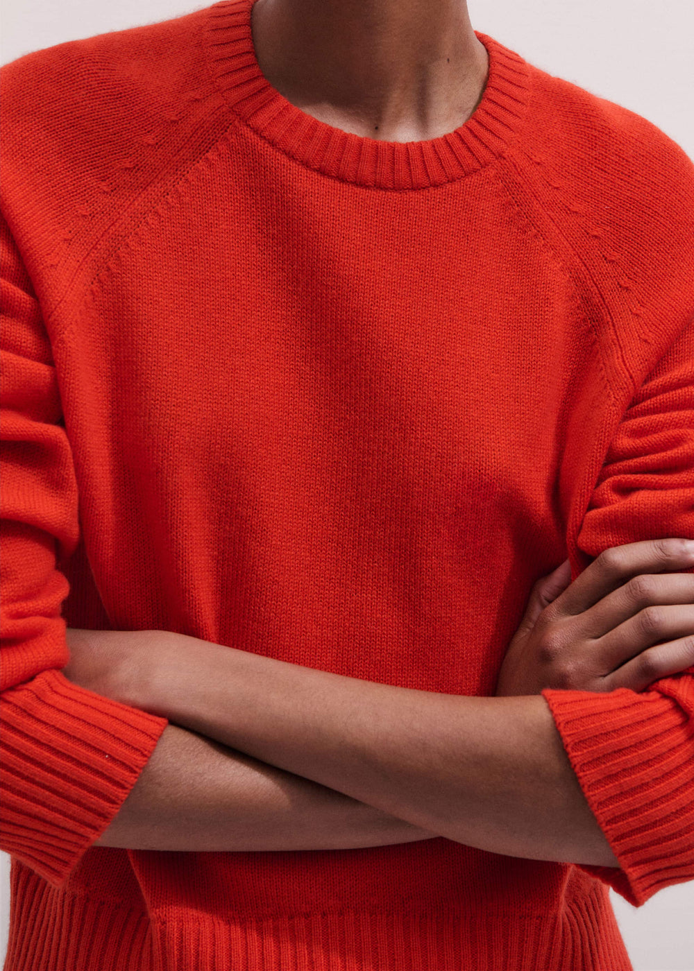 Red Cashmere Curved Hem Raglan Sweater + Snood meandem