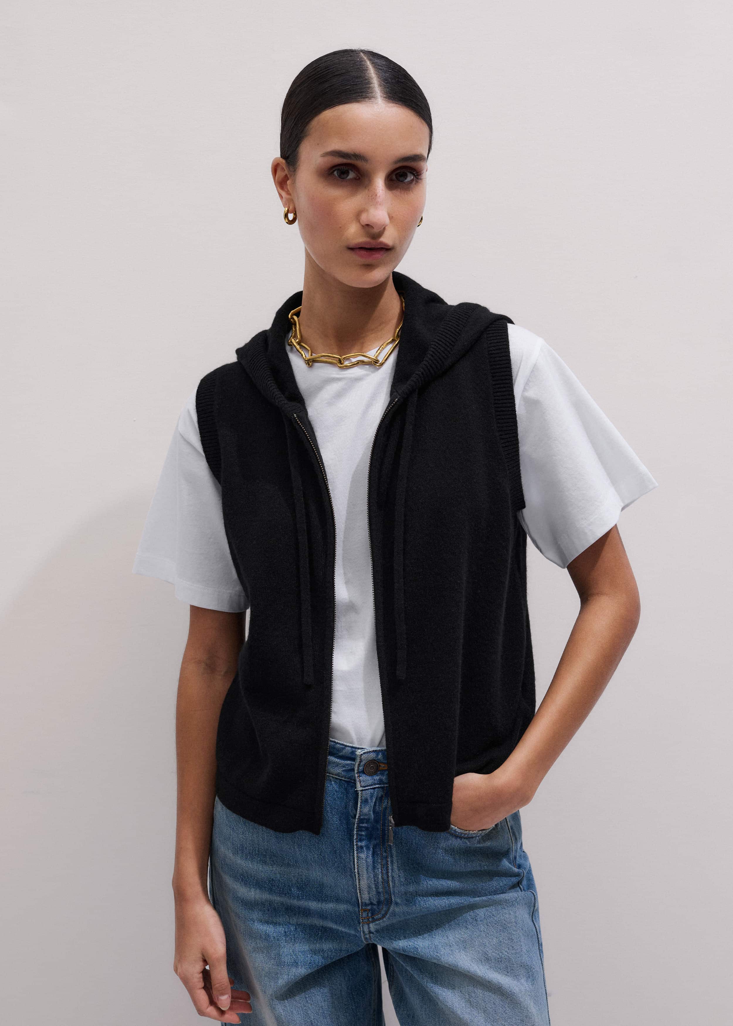 Black Cashmere Sleeveless Relaxed Zip Hoodie meandem