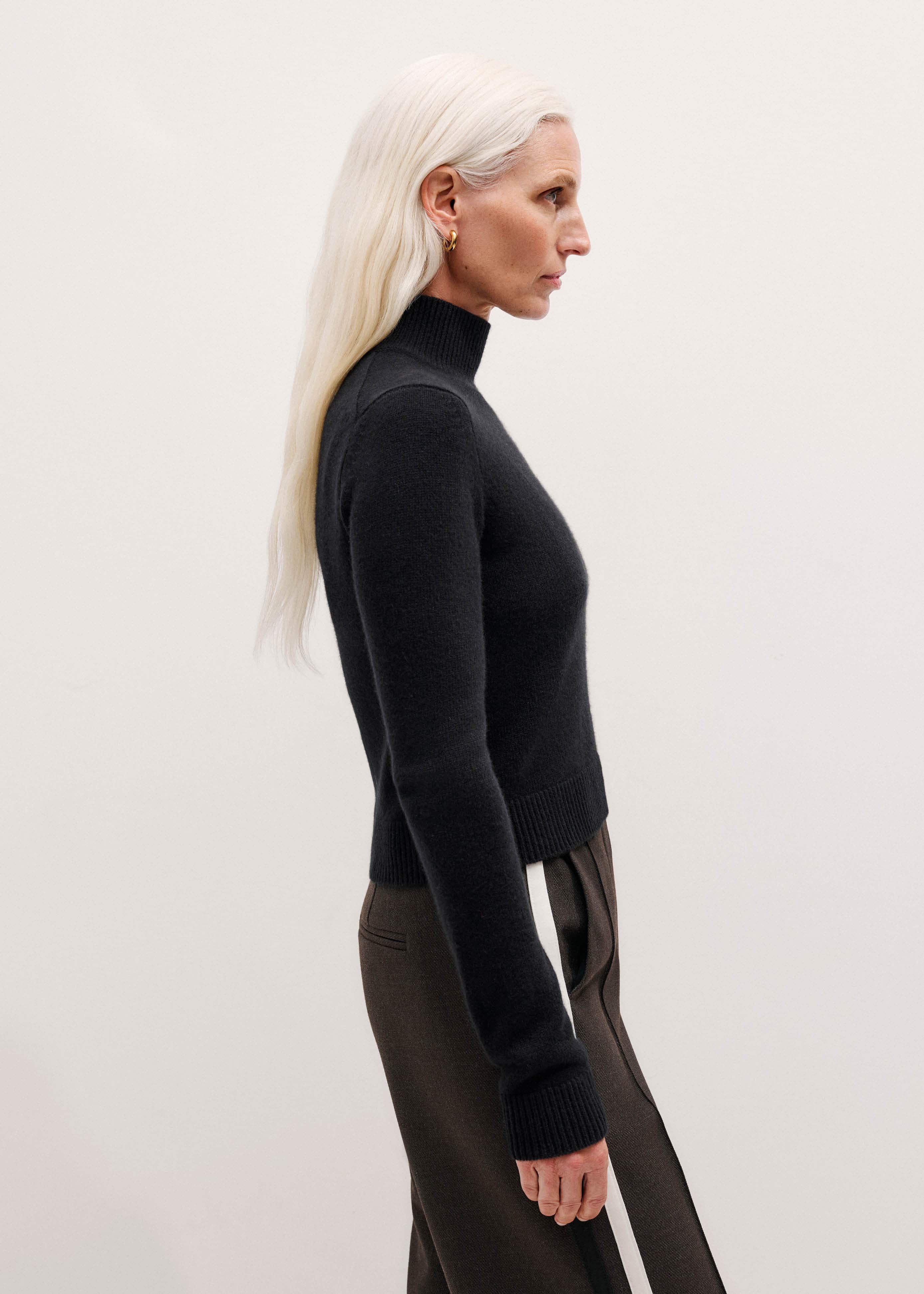 Black High Neck Crop Sweater meandem