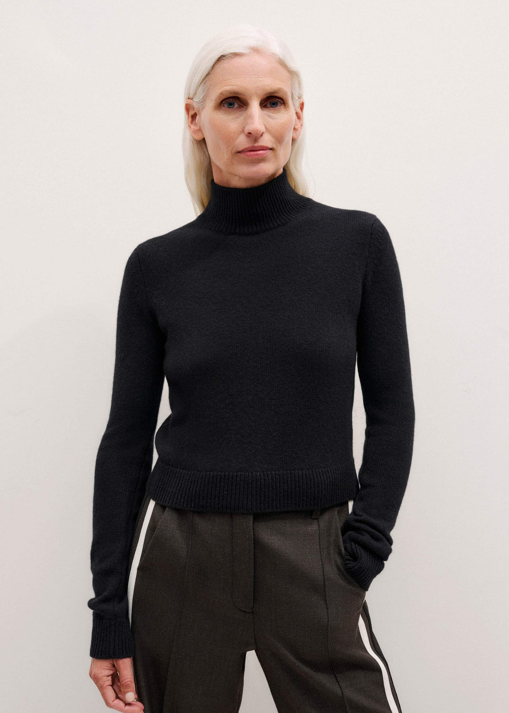 Black High Neck Crop Sweater meandem