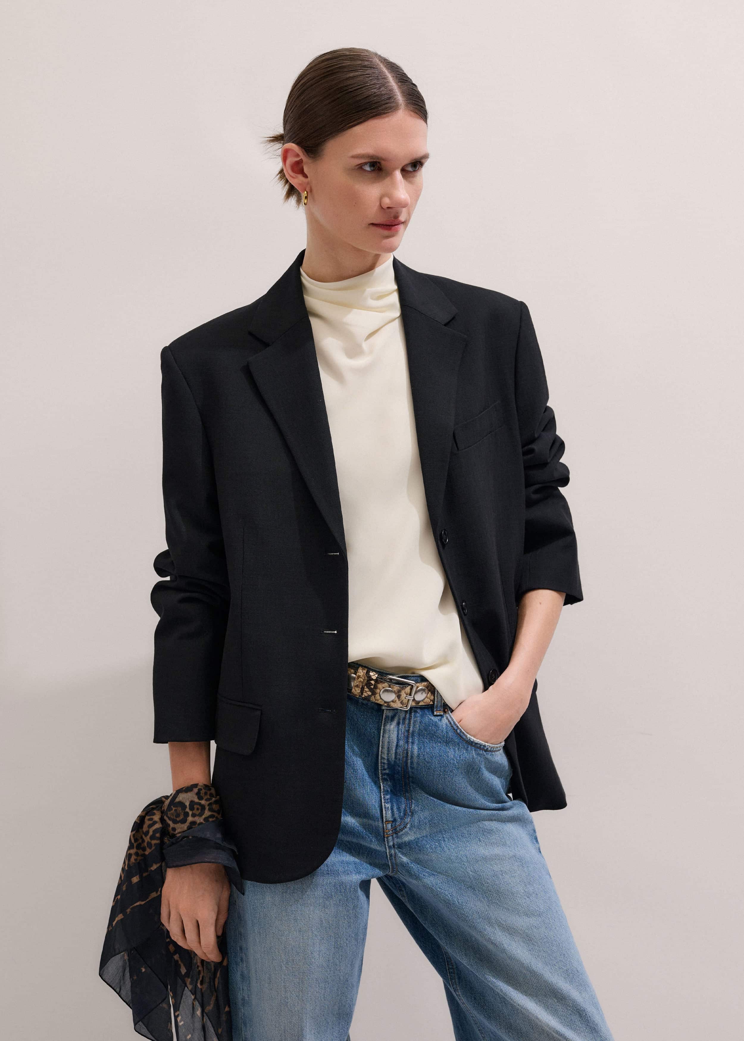 Black Icon Oversized Blazer meandem
