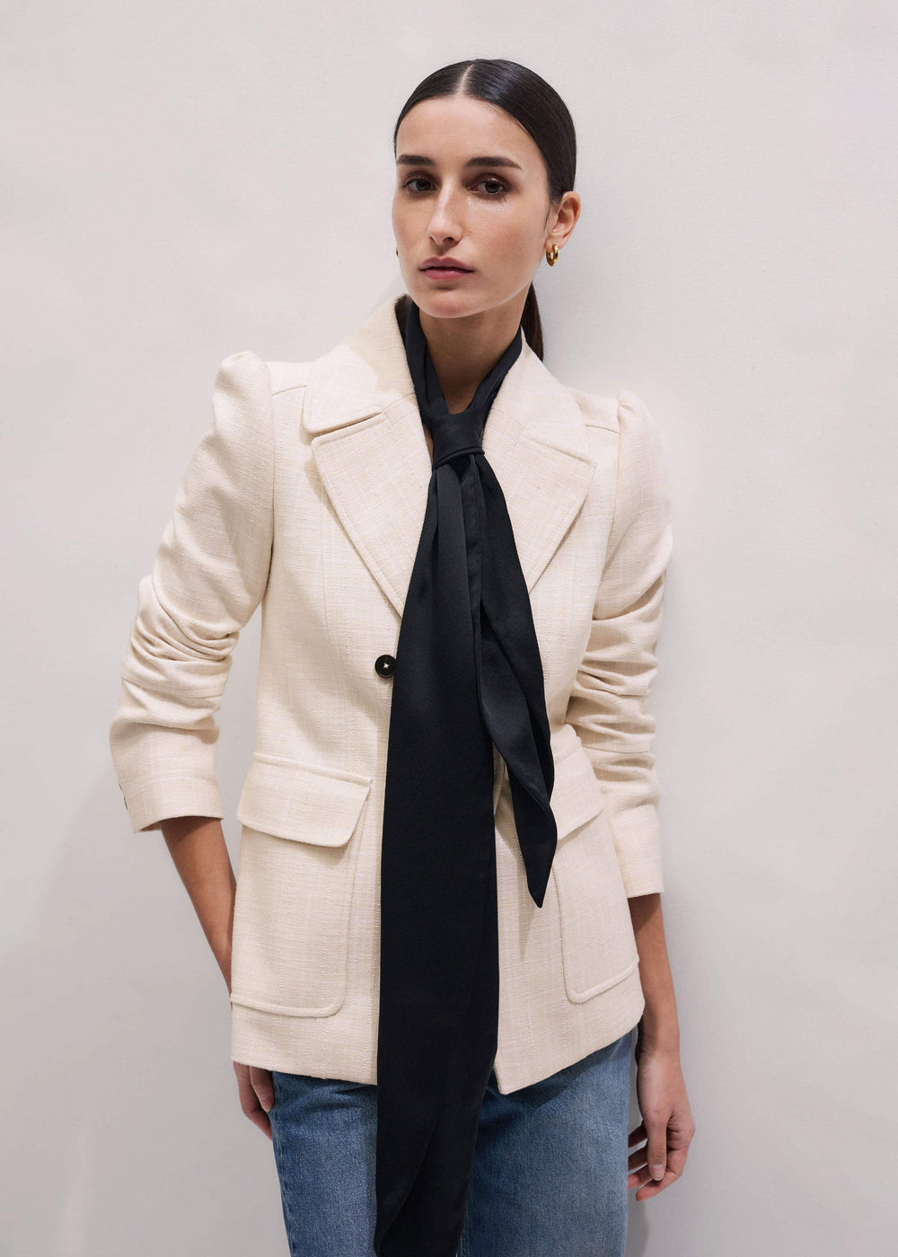 Ivory Slim Feminine Sleeve Blazer meandem