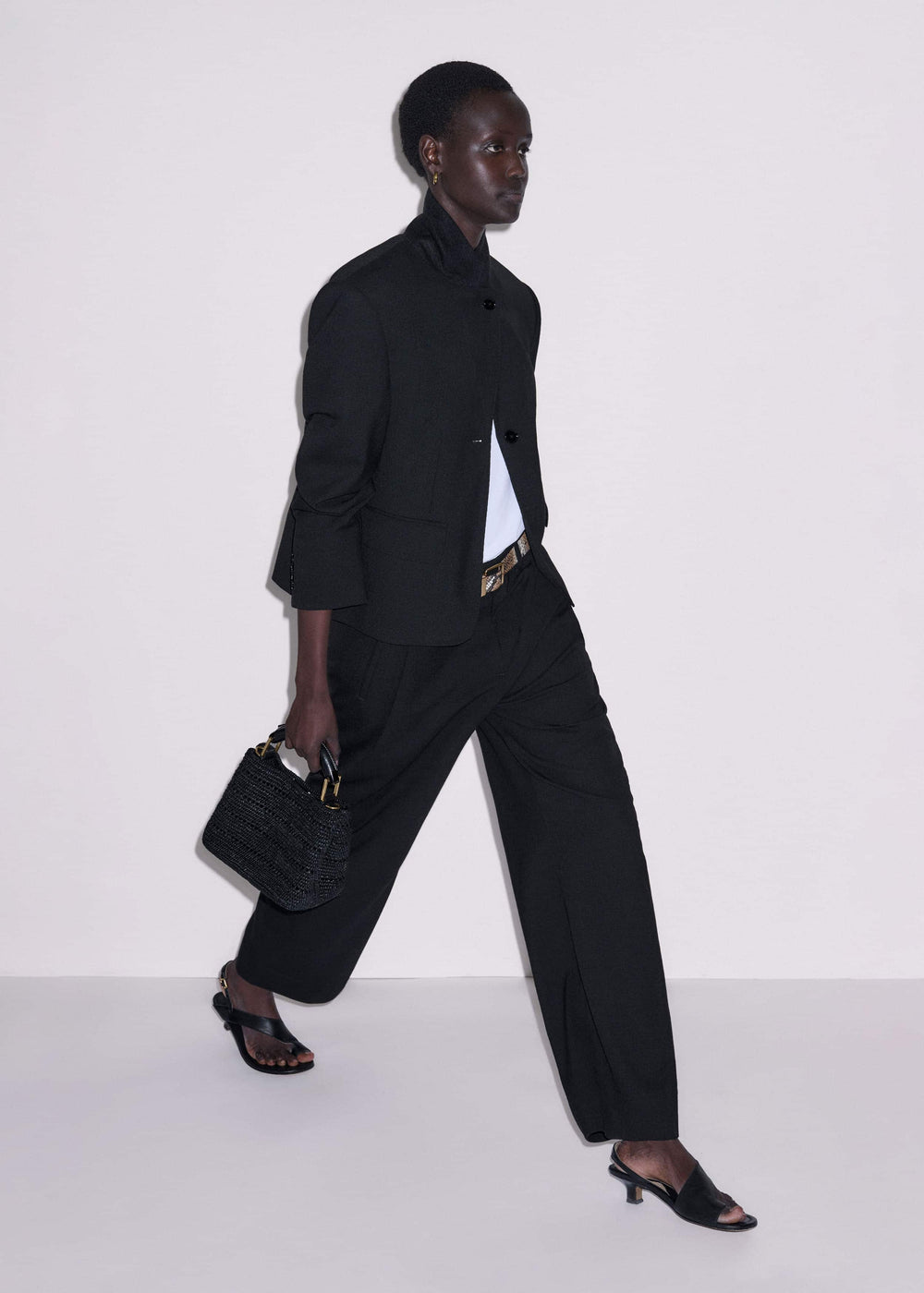Black Icon Intelligently Oversized Short Blazer meandem
