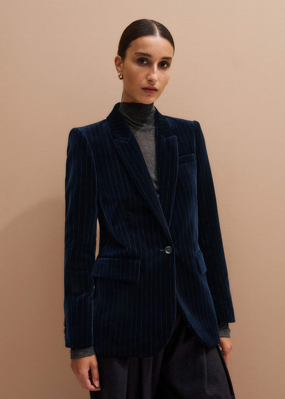 Navy Pinstripe Velvet Sharp Shoulder Blazer meandem