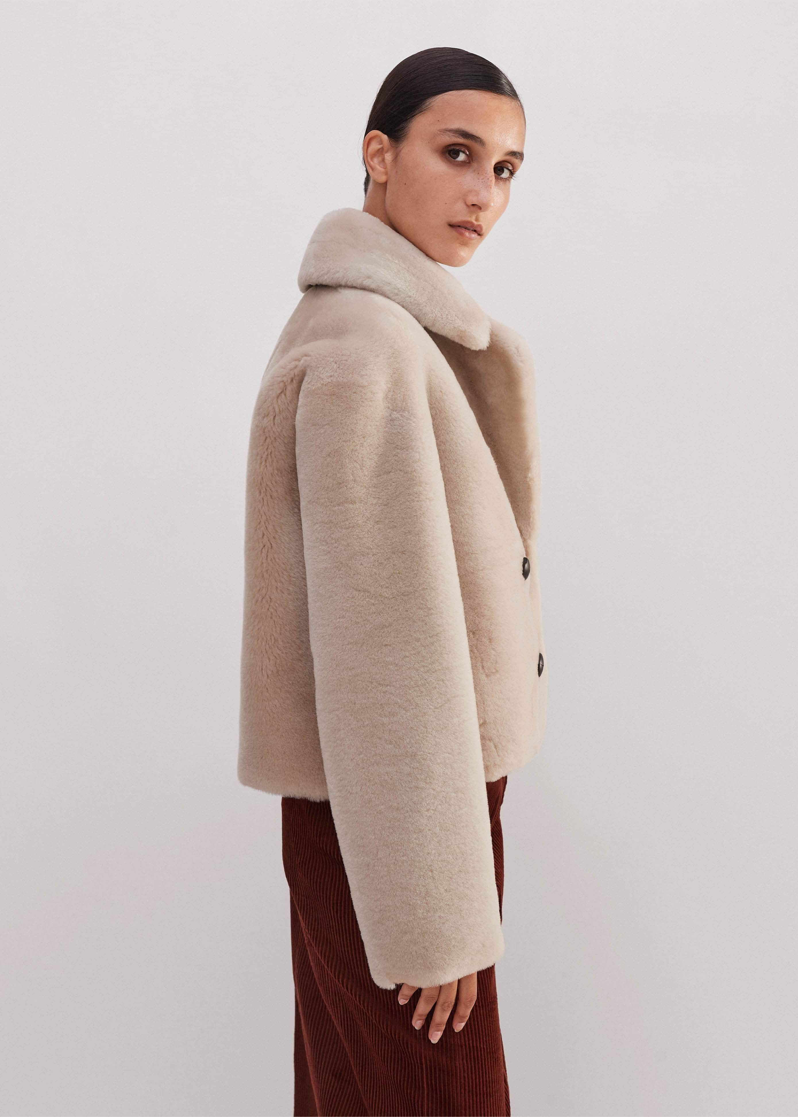 Cream Luxe Short Shearling Coat | Shearling Coats meandem