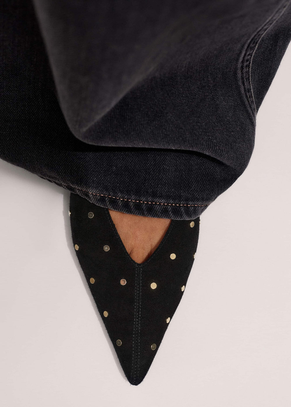 Black Suede Stud Point Flat meandem