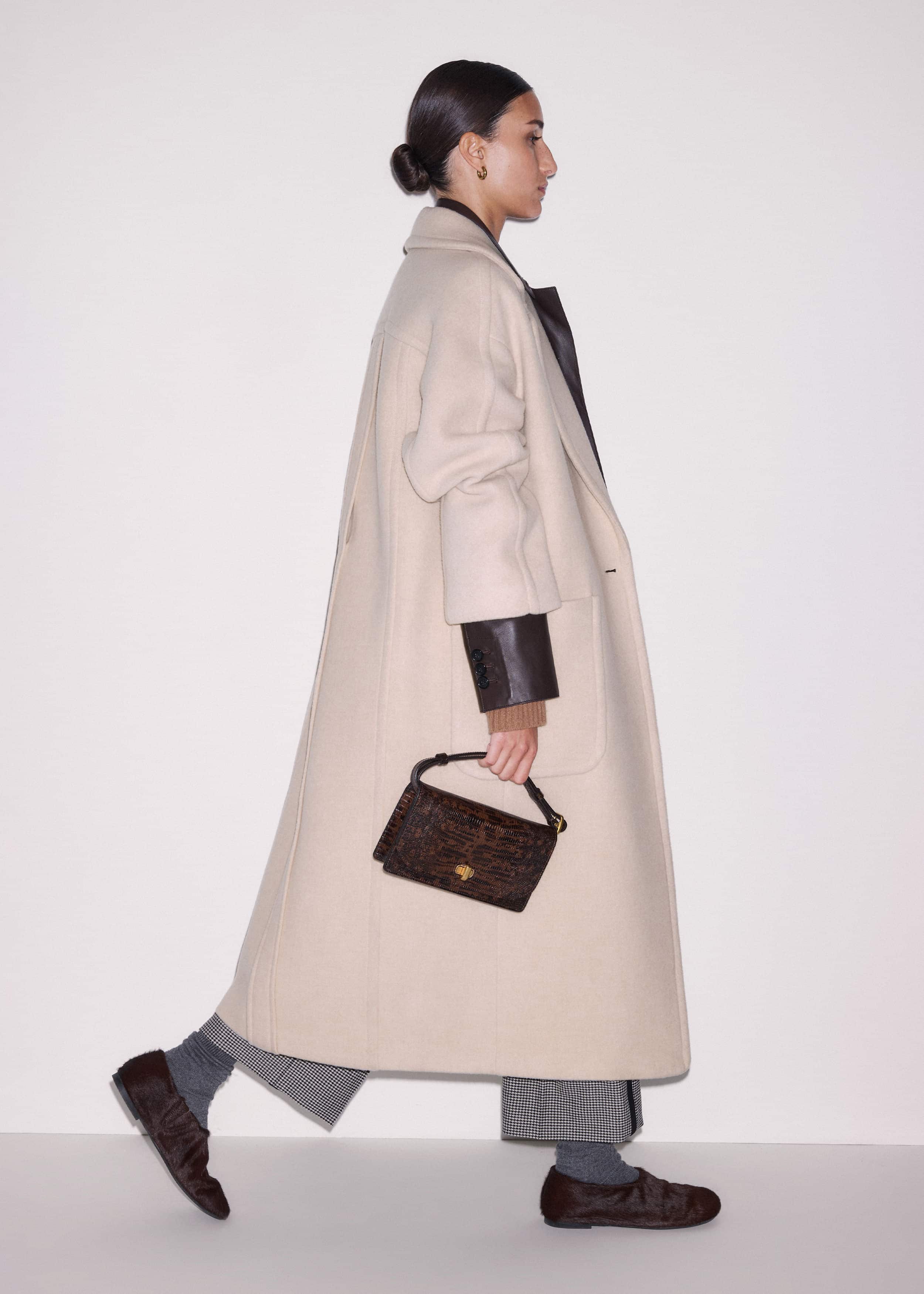 Brown Asymmetric Slipper meandem