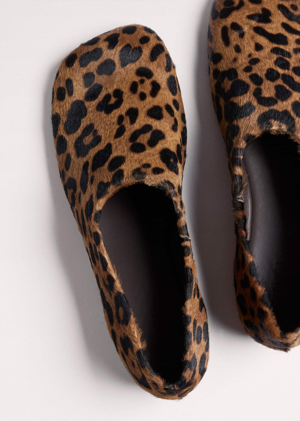 Dark Brown Leopard Print Asymmetric Slipper meandem