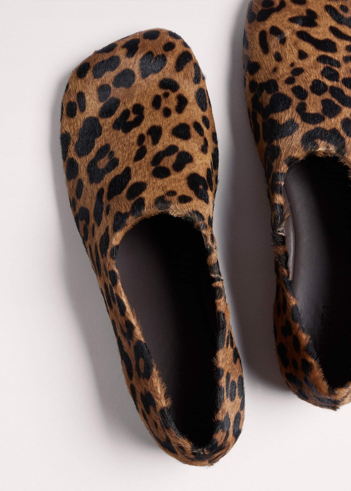 Dark Brown Leopard Print Asymmetric Slipper meandem