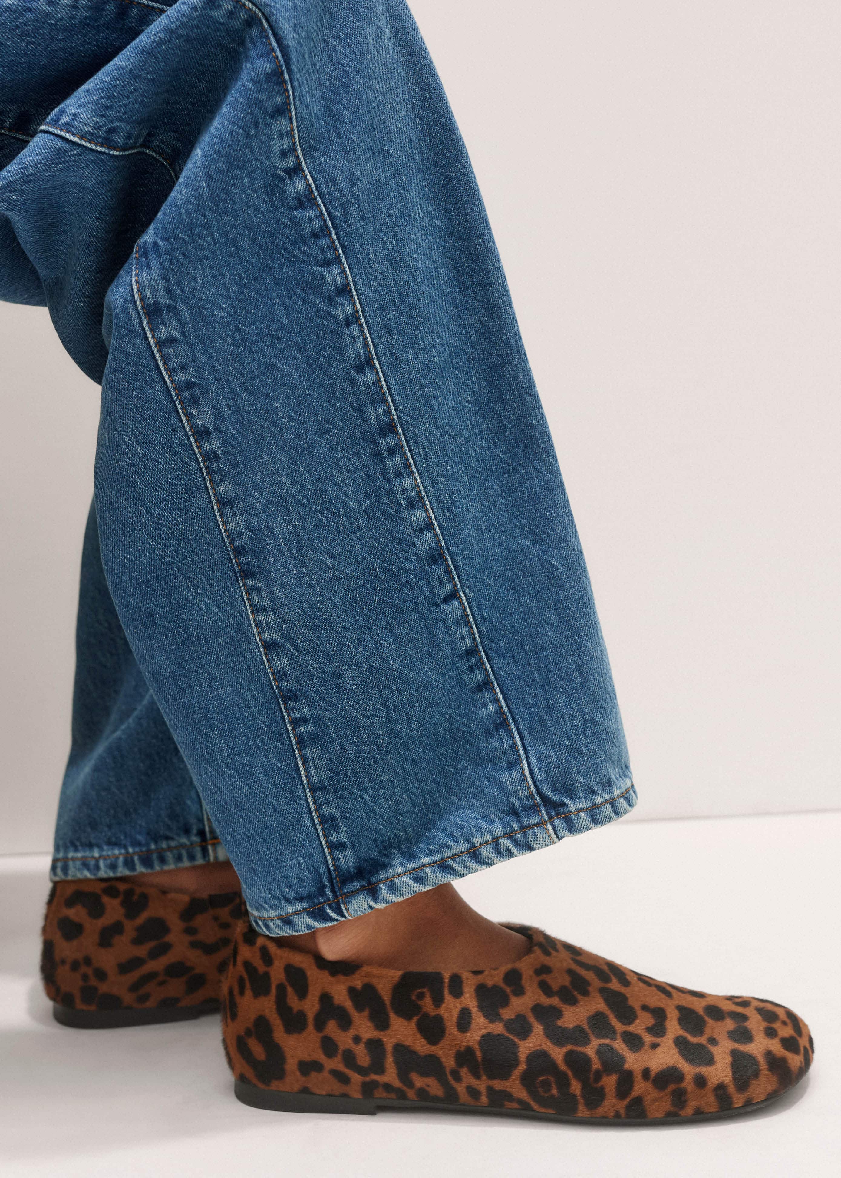 Dark Brown Leopard Print Asymmetric Slipper meandem
