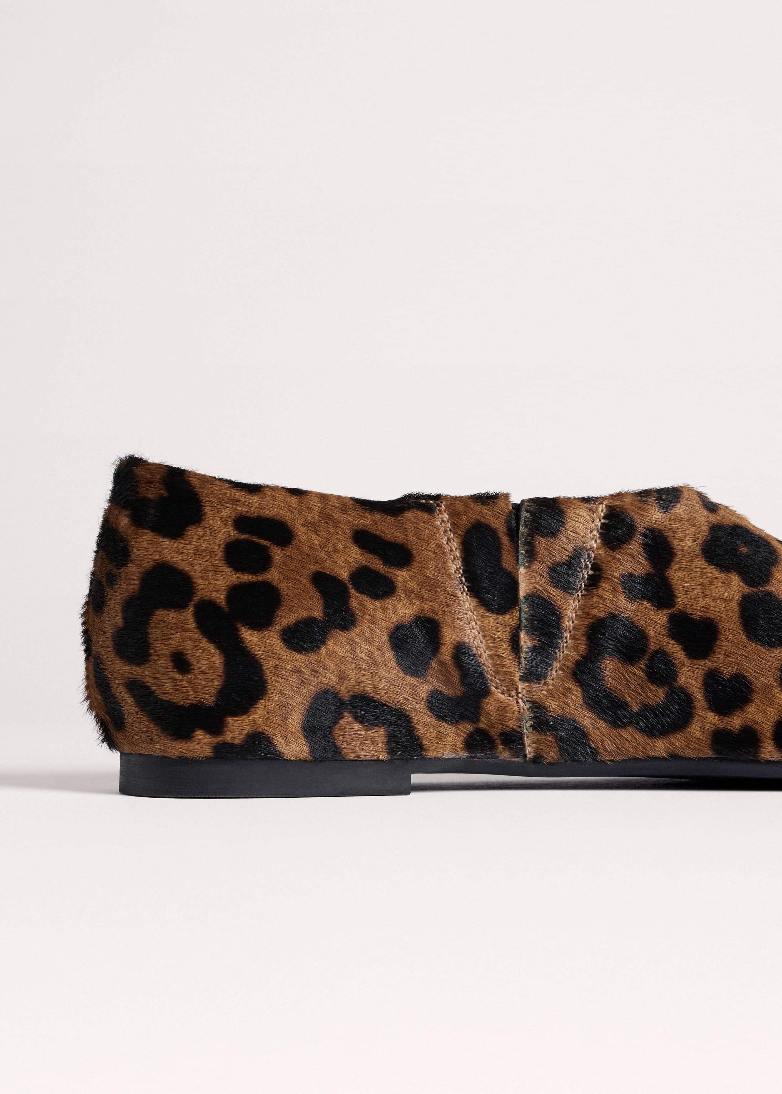 Dark Brown Leopard Print Asymmetric Slipper meandem