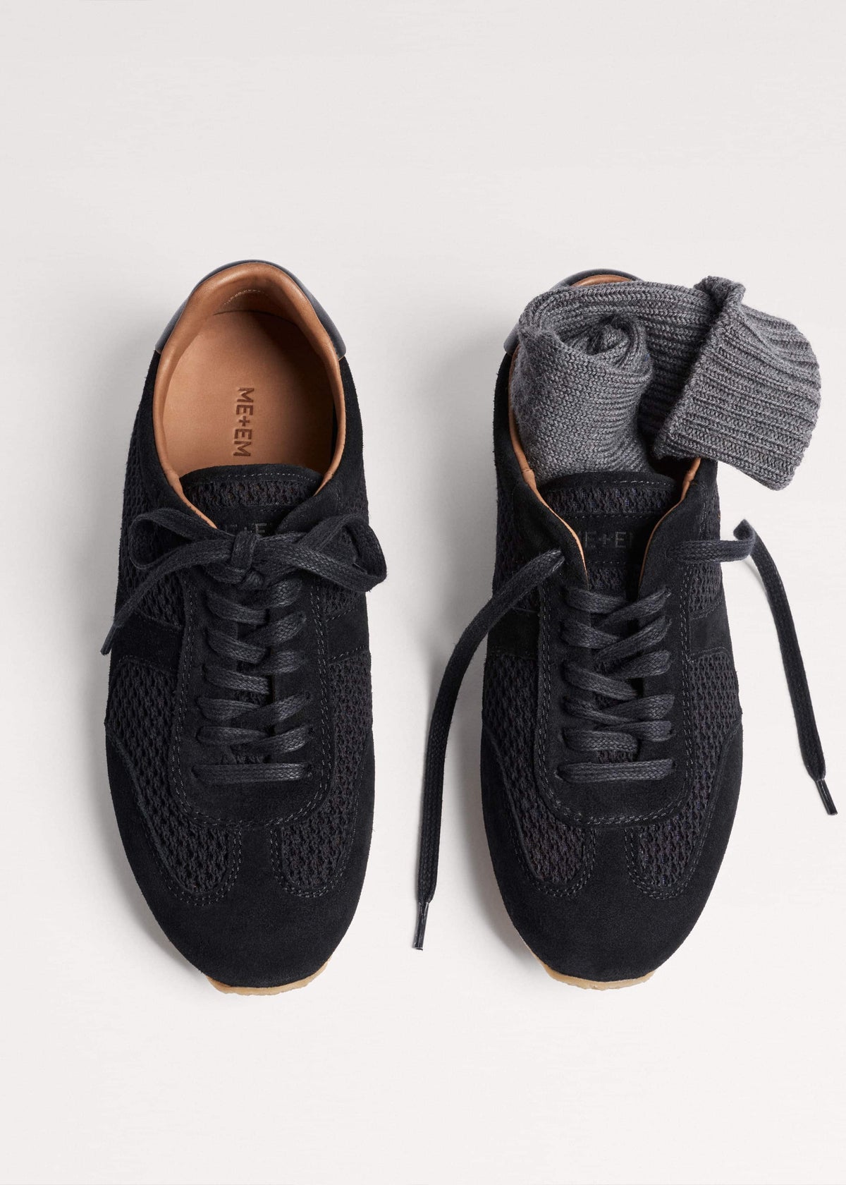 Black Mesh Retro Runner Sneaker meandem