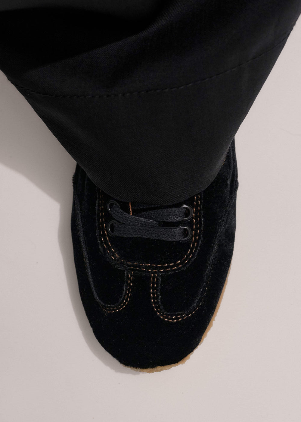 Black Velvet Retro Runner meandem