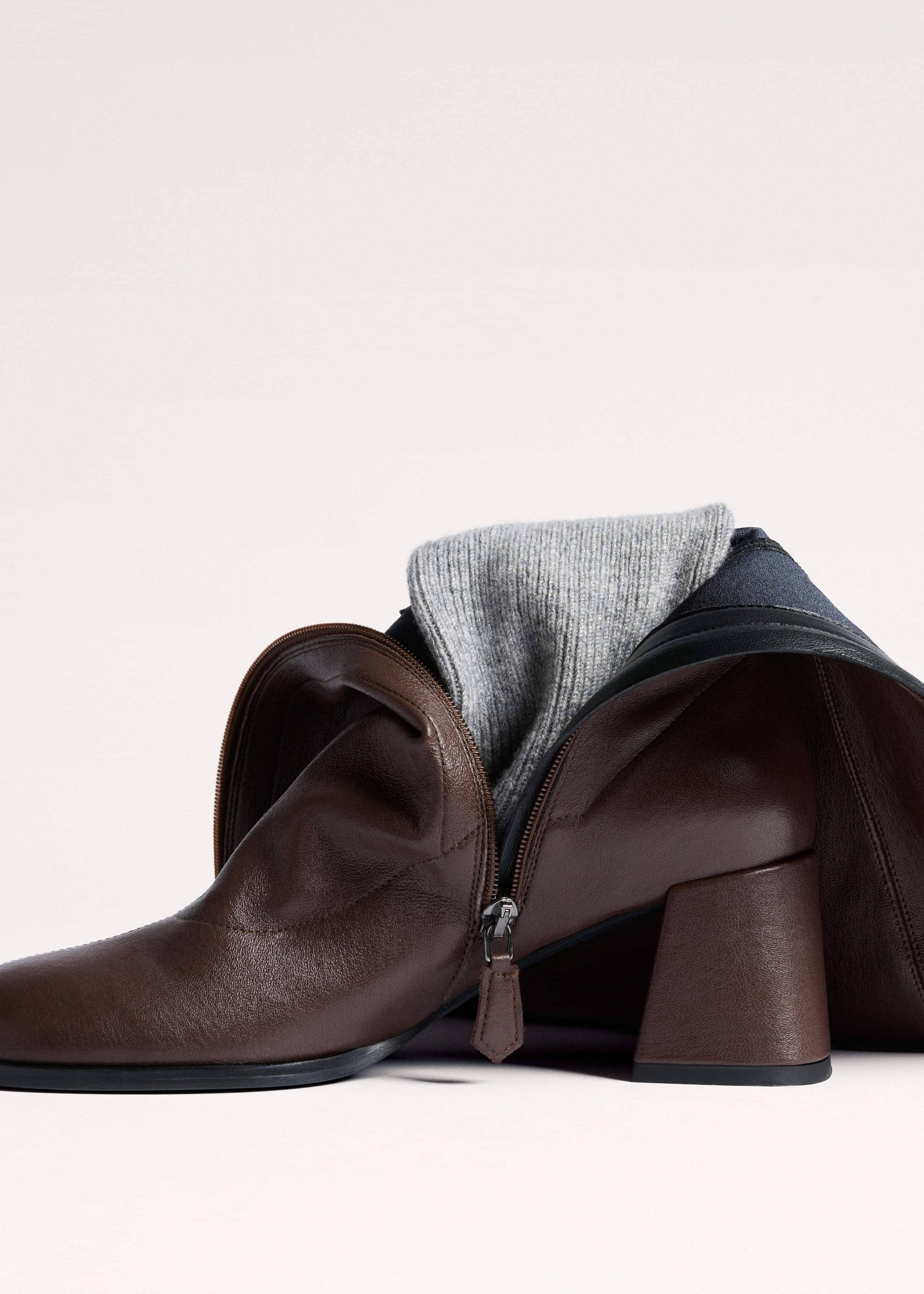 Brown Knee-High Stretch Boot meandem