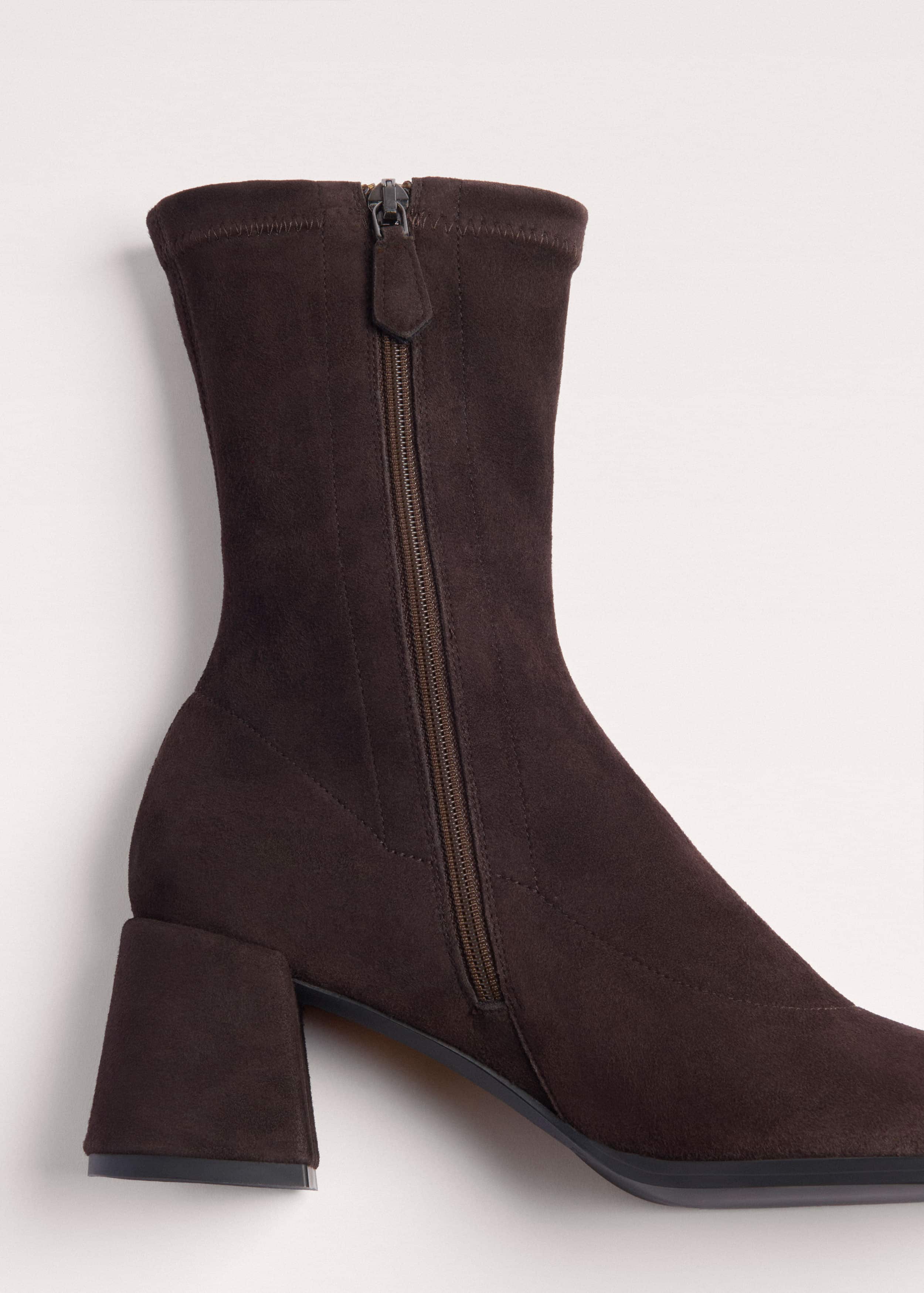 Brown Ankle Stretch Boot meandem