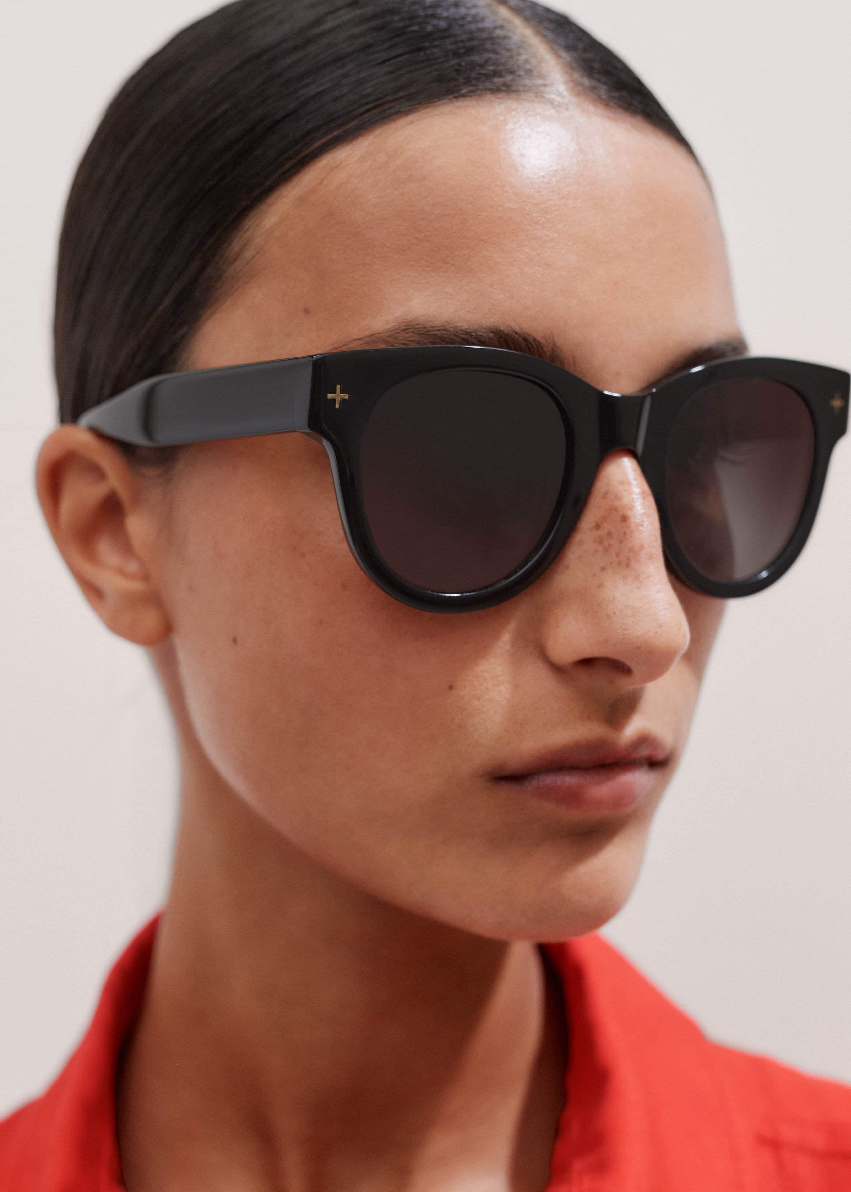 Black D Frame Sunglasses meandem