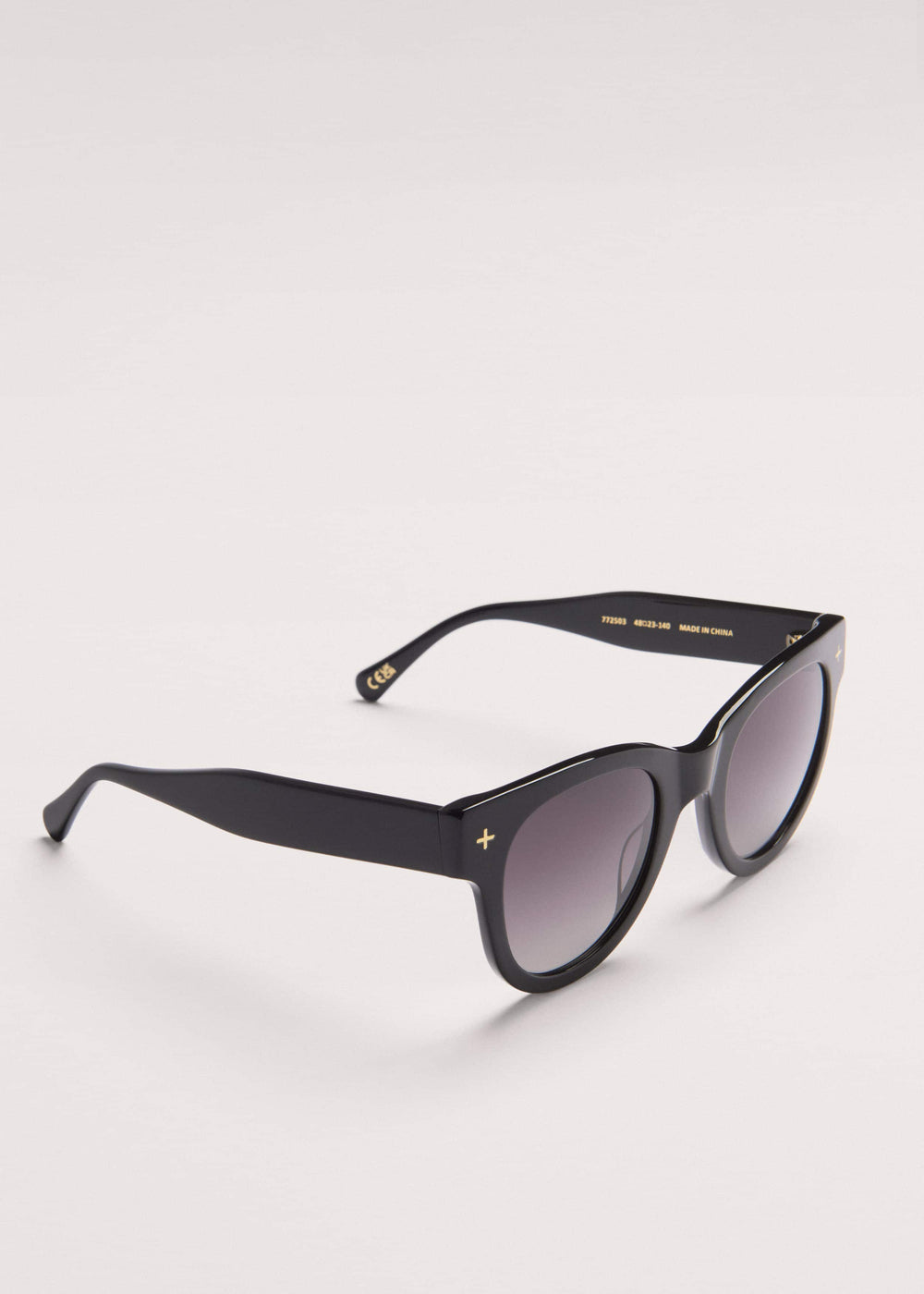 Black D Frame Sunglasses meandem