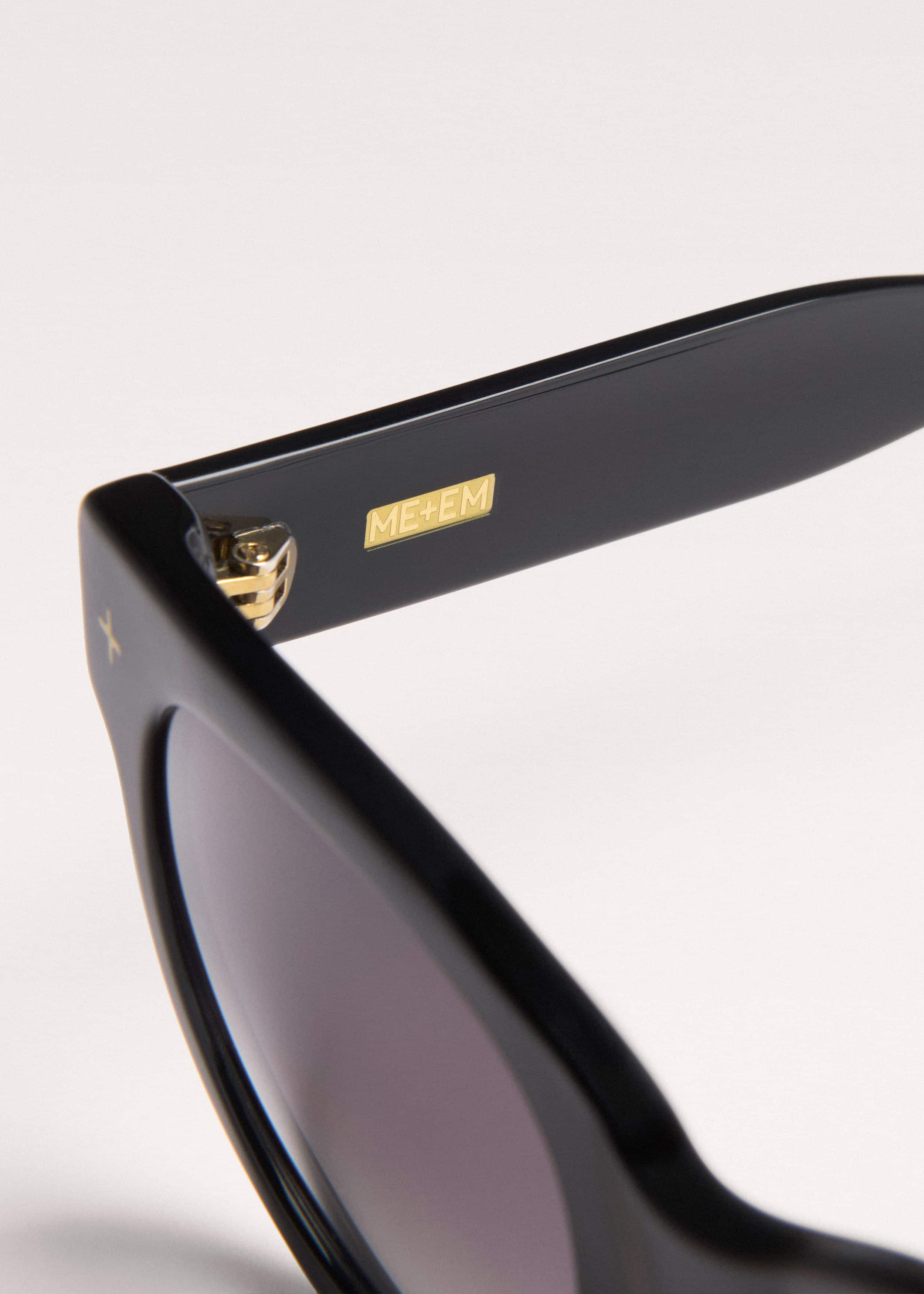 Black D Frame Sunglasses meandem